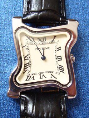 PIN TIME CRUSH QUARTZ WATCH ,NEW